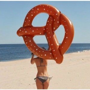 NEW ANKIT Pretzel Swimming Pool Float. 4 Feet Wide. FREE SHIPPING IN 48 STAES!